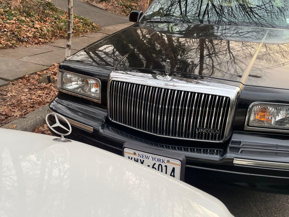 mercedes benz s class and lincoln continental