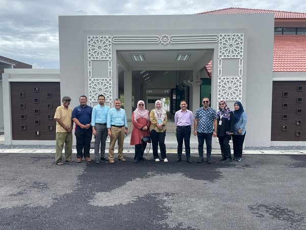 S P Setia Builds Surau And Gerai MBSA For Setia AlamImpian Community