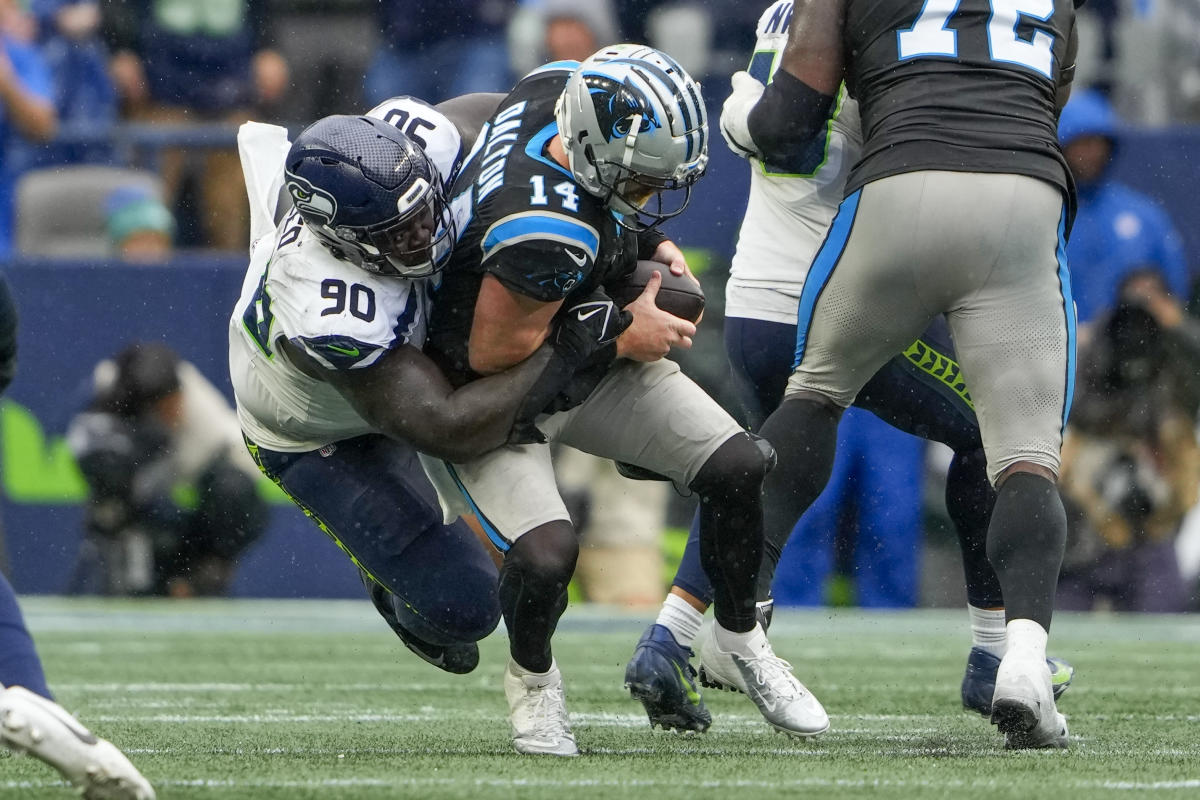 Seattle Seahawks: Studs and duds vs. Panthers in Week 15