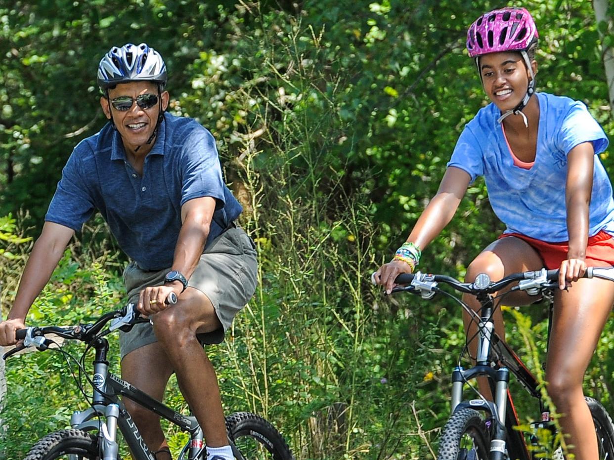 Obama and daughter Martha's Vineyard