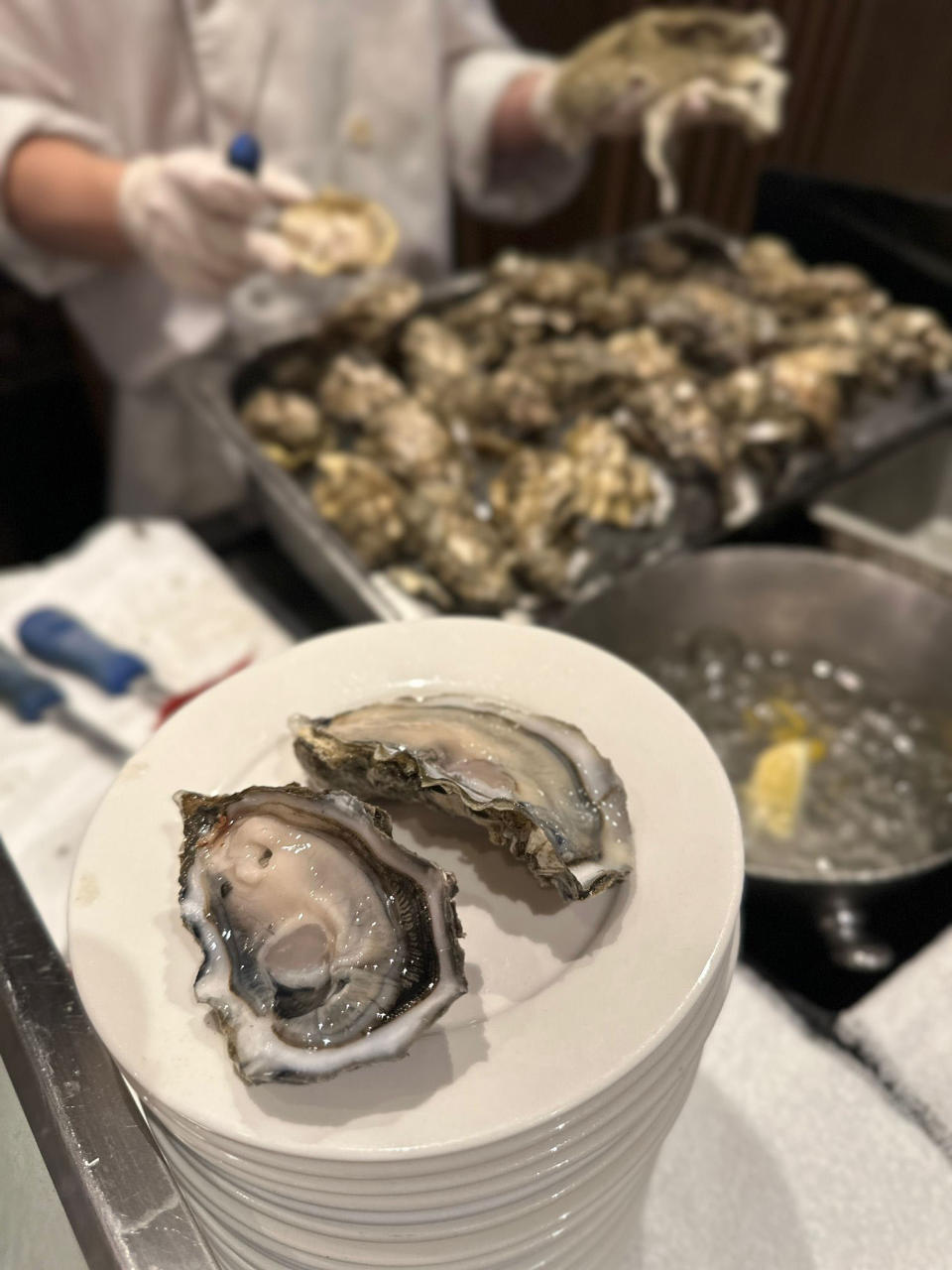 自助餐優惠│8度海逸酒店自助餐買2送1！$458/位任食蟹腳+即開生蠔+磯燒鮑魚