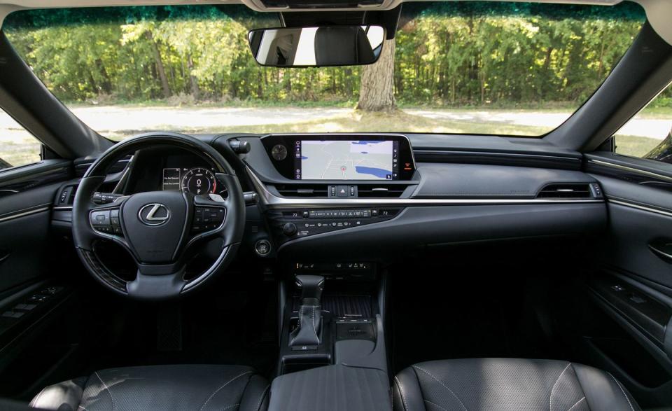 View Photos of the 2019 Lexus ES350