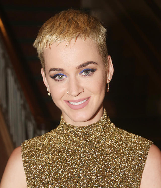 Katy Perry rugit en direct