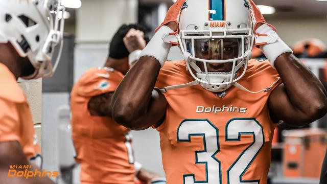 Miami Dolphins will reluctantly continue color rush jerseys in 2017