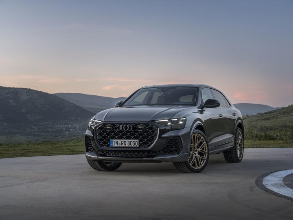 2025 audi rs q8 performance