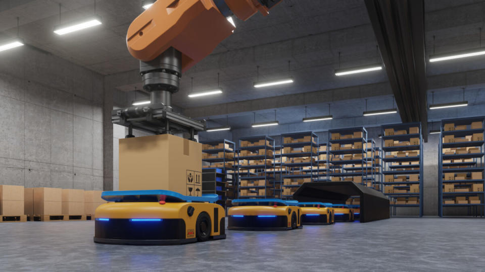 Many warehouses are now using robots from multiple providers, which has given rise to the need for multi-agent orchestration software. (Photo: Shutterstock)