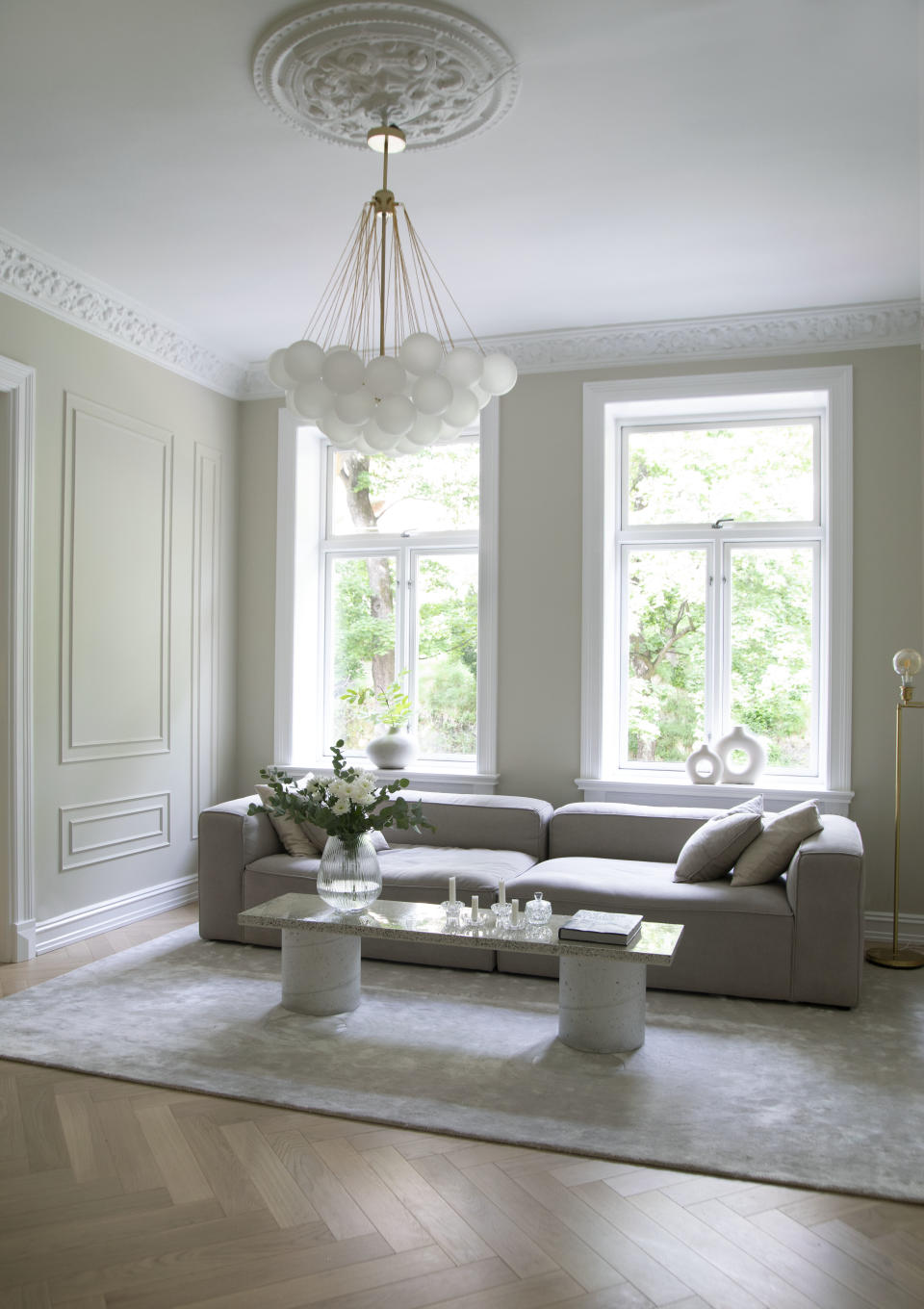 A living room drenched in green