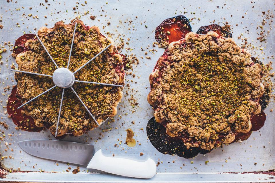 Strawberry–Pistachio Crumble Pie
