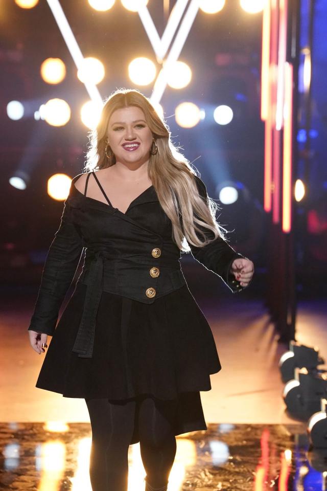 kelly clarkson dress