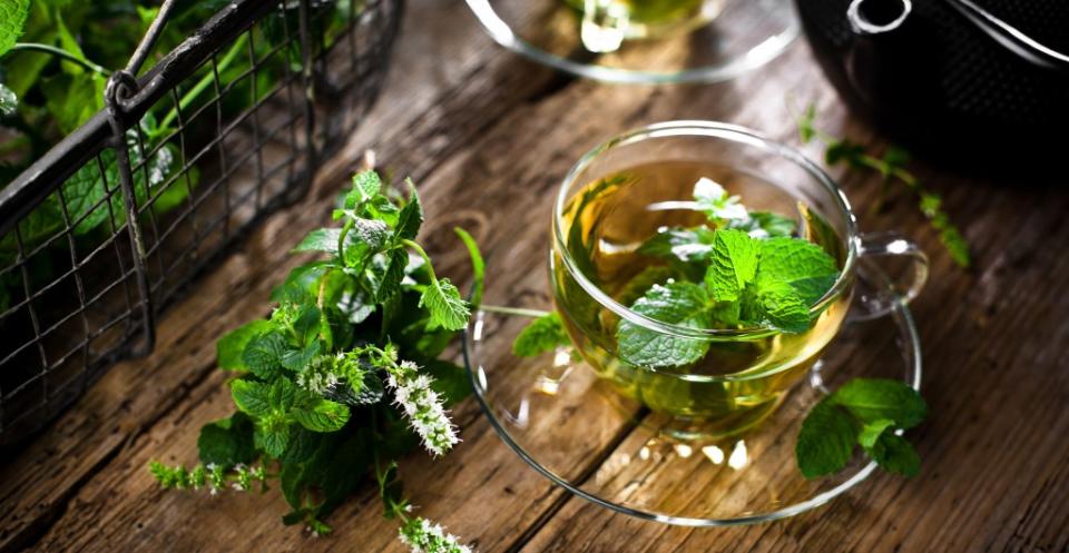 Peppermint tea can aid your digestion. karepa – stock.adobe.com