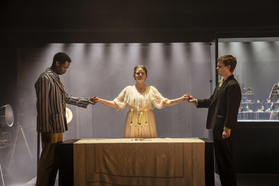 THE GLASS MENAGERIE by WILLIAMS,              , Writer - Tennessee Williams, Director - JEREMY HERRIN,  Set design - VICKI MORTIMER,  Costume design - Edward K Gibbon, Lighting - PAULE CONSTABLE, Video - Ash J Woodward, THE DUKE OF YORK'S THEATRE, 2022, Credit: Johan Persson