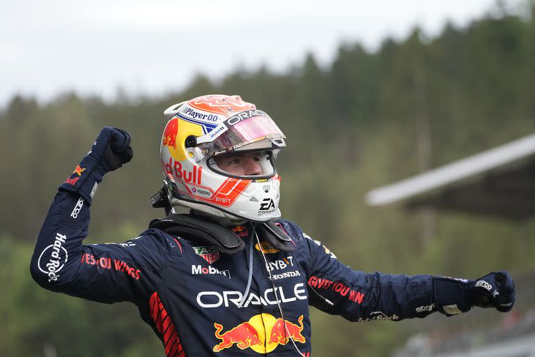 Celebra Max Verstappen su triunfo 42 en la Fórmula 1 y el séptimo en ocho fechas del calendario 2023; el neerlandés aventaja por 81 puntos a su compañero Sergio Checo Pérez en el Mundial de Pilotos