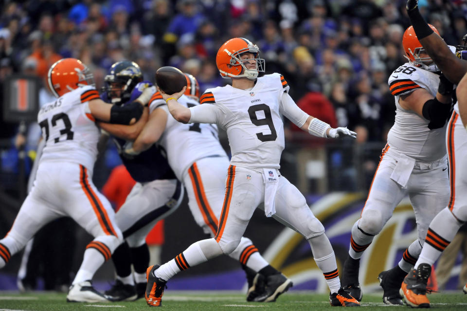 Quarterback Connor Shaw of the Cleveland Browns passes against the Baltimore Ravens on Dec. 28, 2014. (Photo by Larry French/Getty Images)