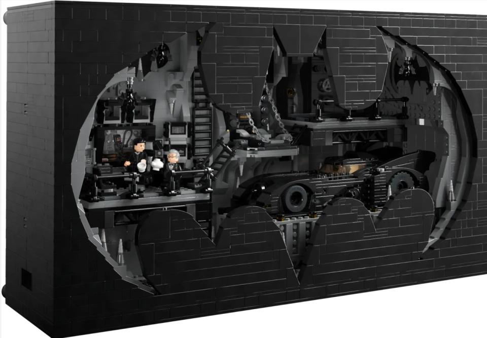 LEGO Batman Returns Batcave shadow box set closed