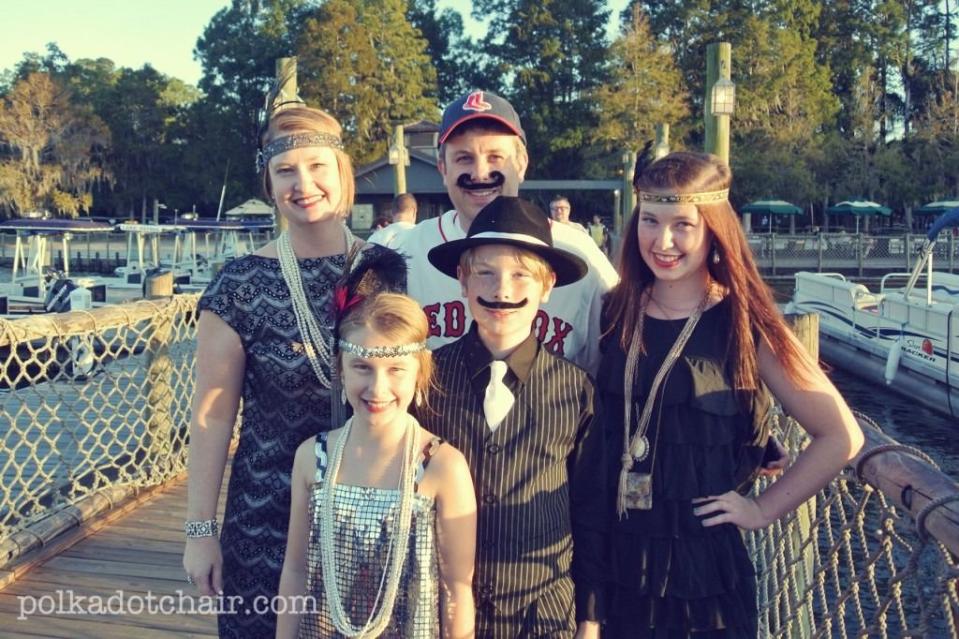 family halloween costumes 1920s flappers