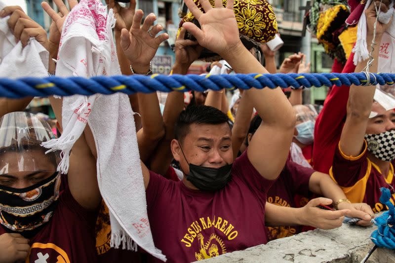 Philippines' Catholics display devotion to Christ statue, pray for end of pandemic