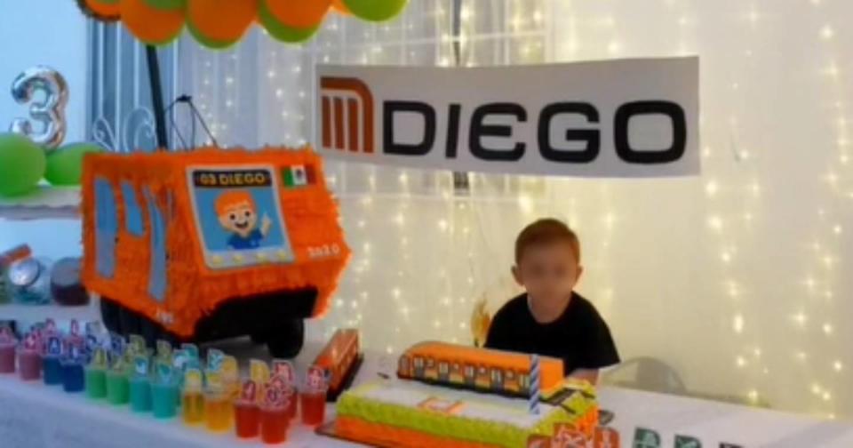 Diego, el niño que pidió su fiesta de cumpleaños con temática del Metro. Foto: atura de video TikTok vía @mcdowell_p