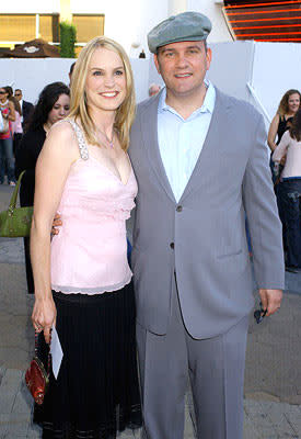 Mike O'Malley and wife Lisa at the Universal City premiere of Universal Pictures' The Perfect Man