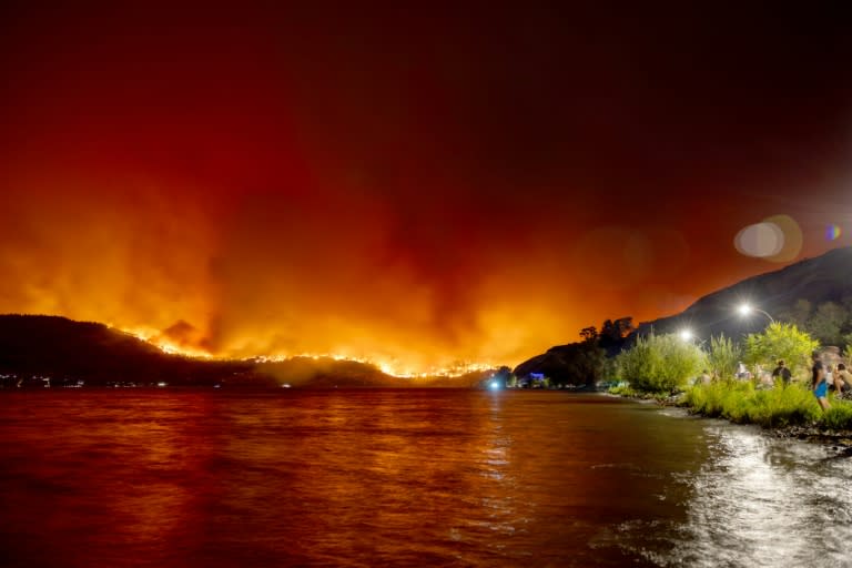 Un feu de forêt à West Kelowna, en Colombie-Britannique (ouest du Canada), le 17 août 2023 (Darren HULL)