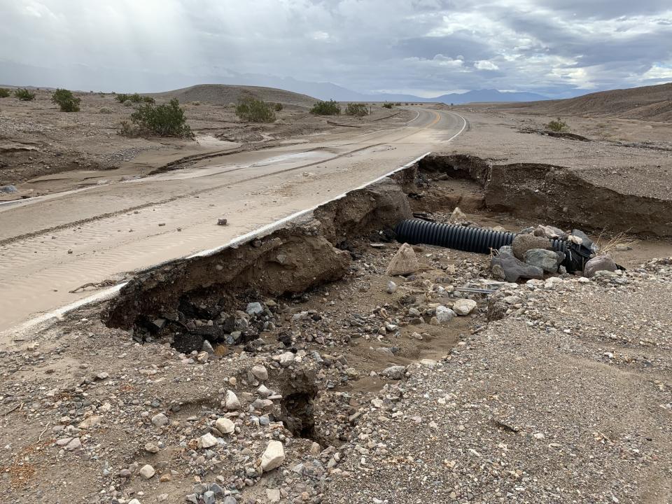 Shoulder damage along Beatty Cutoff Road in Death Valley. (NPS photo)