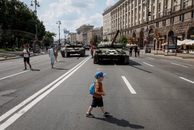 Kiev, Ucrania - 12 De Abril De 2019: Primer De Diversas Herramientas De  BOSCH Fotografía editorial - Imagen de truncamiento, corte: 145430012