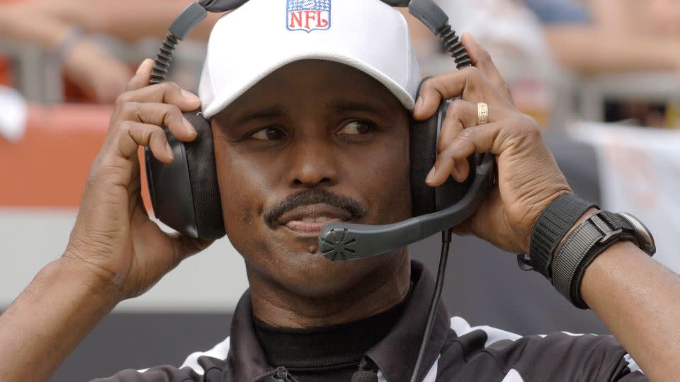 Carey reviews a play during a game between the Chicago Bears and Detroit Lions in Chicago in 2006. - Al Messerschmidt/Getty Images