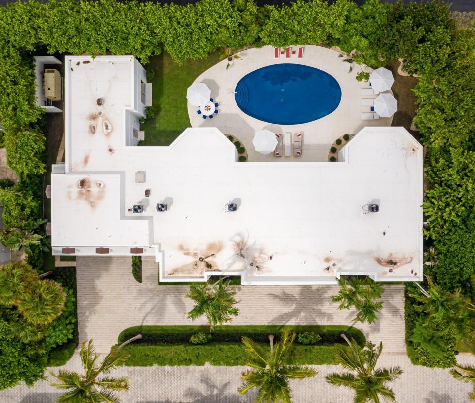 11) The 5,686-square-foot Palm Beach Island home sits on a 17,498-square-foot lot.