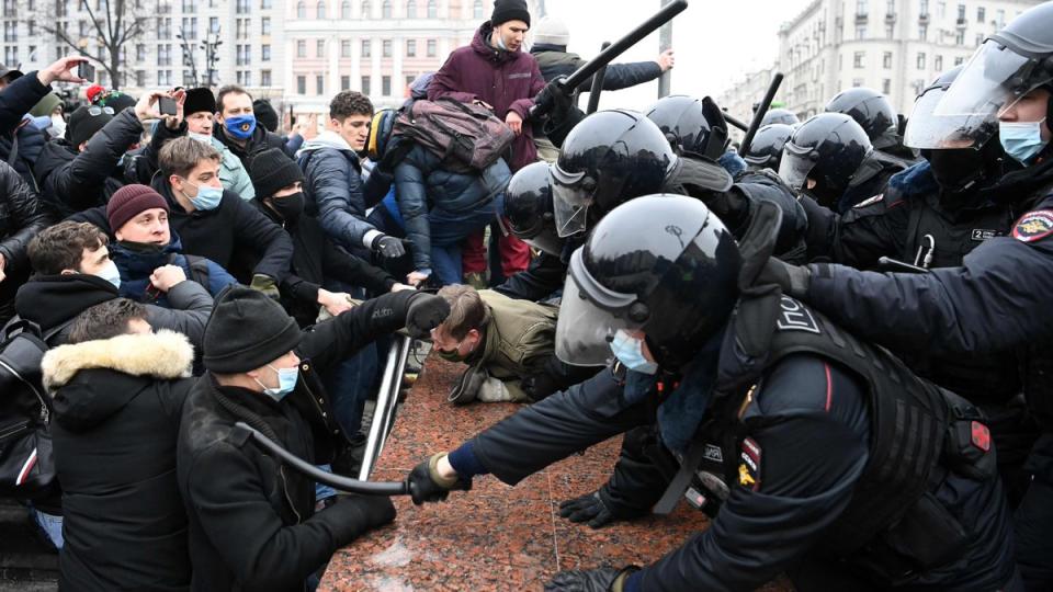 俄羅斯上週末爆發抗爭。（圖片來源／翻攝自推特）
