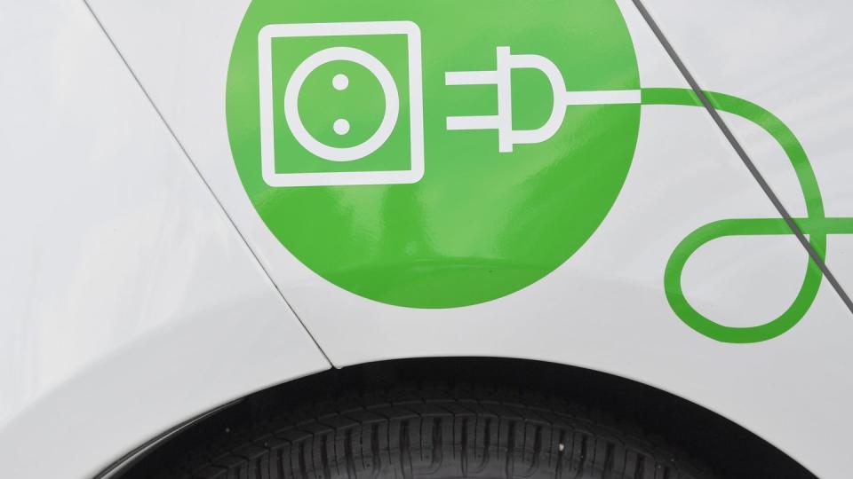 Laut einer aktuellen Umfrage steigt in Deutschland der Zuspruch zu Elektroautos.