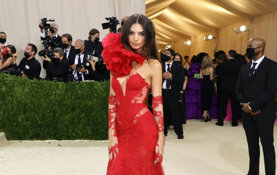 Emily Ratajkowski Met Gala 2021