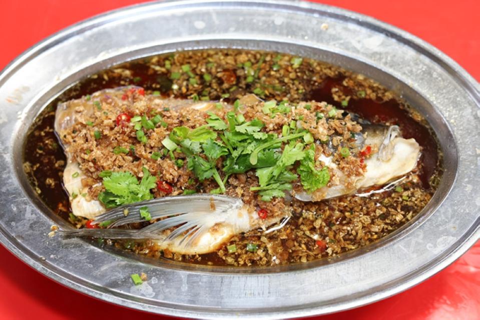 Go for the unusual Preserved Radish Steamed Song Fish Head to share with family or friends