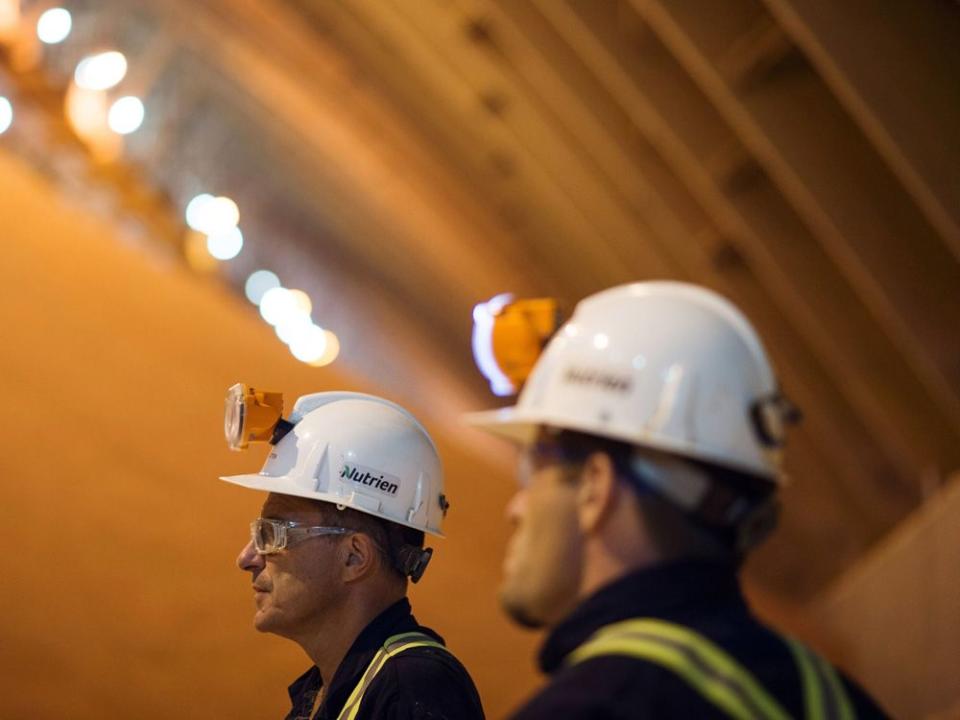  Employees in a storage barn at the Nutrien Ltd. Cory potash facility in Saskatoon, Sask.