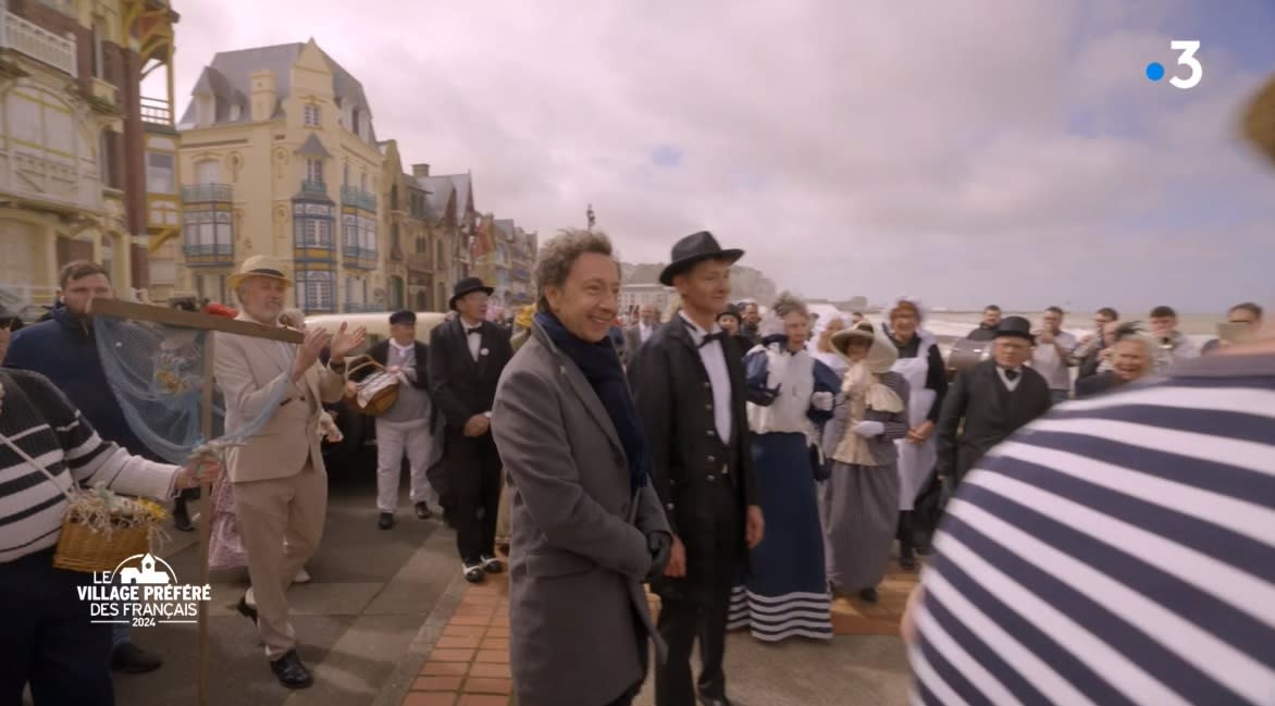 Capture écran France 3 direct/Le village préféré des Français
Stéphane Bern part à la découverte des plus beaux villages de France