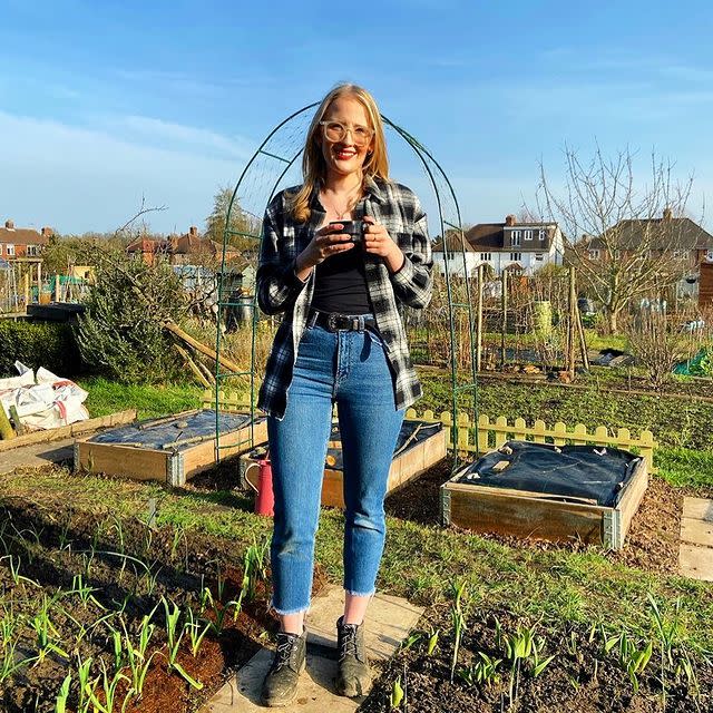 <p>City-dwellers without a garden will love Hollie. After creating her own allotment in October 2020, she decided to shift her Instagram content to all things gardening. From tomatoes to potatoes, she shows exactly how to create an edible garden when you're strapped for space. </p><p>Make sure you follow her #mymonthontheplot hashtag for insider tips into what she is currently growing. </p><p><a href="https://www.instagram.com/p/CLlgDBMg6DD/" rel="nofollow noopener" target="_blank" data-ylk="slk:See the original post on Instagram;elm:context_link;itc:0;sec:content-canvas" class="link ">See the original post on Instagram</a></p>