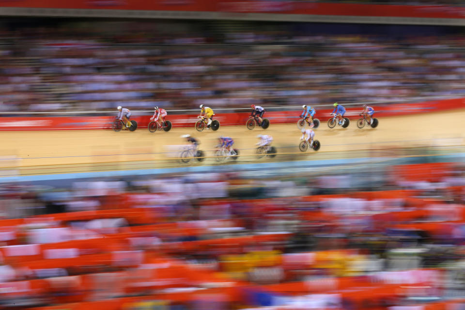 General view of the Men's Omnium Track Cycling 15km Scratch Race on Day 9 of the London 2012 Olympic Games at Velodrome on August 5, 2012 in London, England. (Photo by Cameron Spencer/Getty Images)