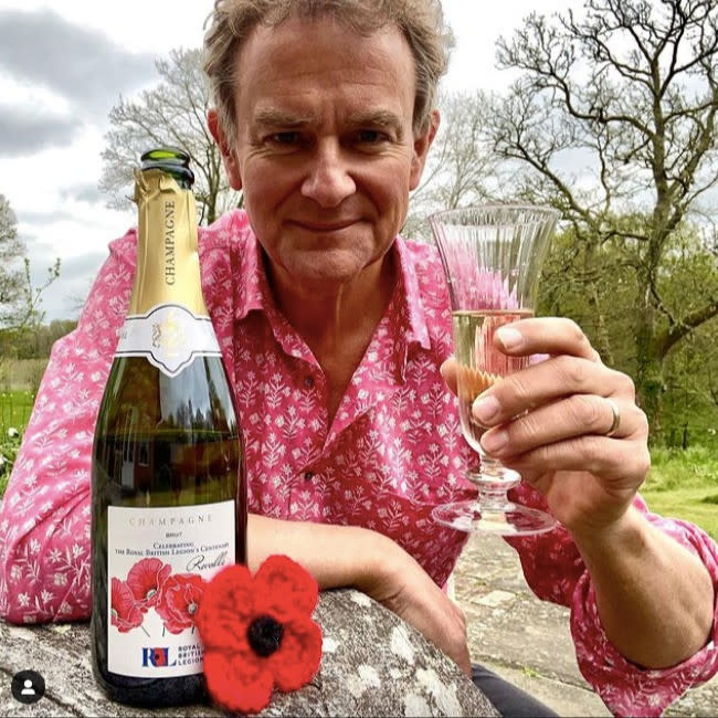 Hugh Bonneville en una de las fotos que ha compartido en Instagram en los últimos tiempos credit:Bang Showbiz