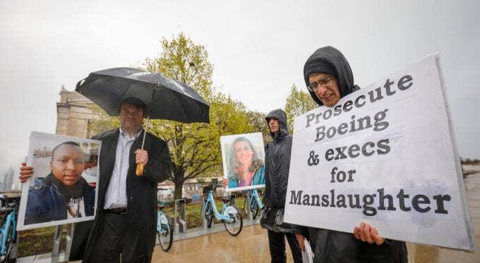 Familias de víctimas del 737 Max piden multa de 25000M$ a Boeing
