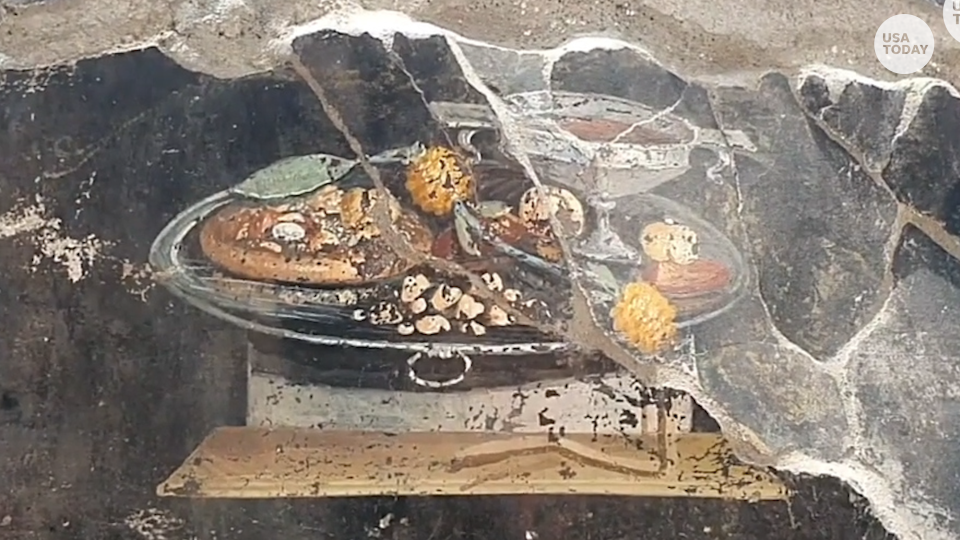 Pompeii discovery reveals pizza-like food painting