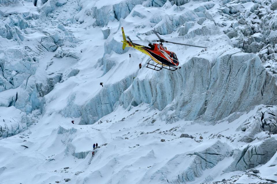 helicopter everest