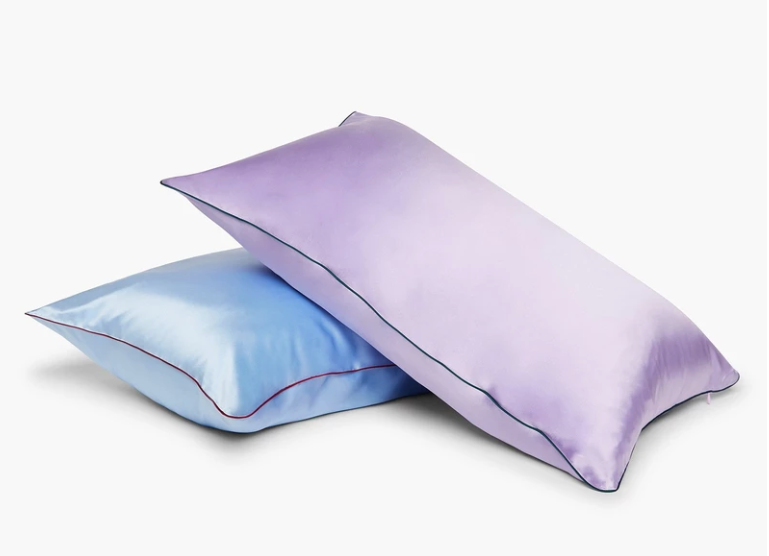 15) Sisi Silk Pillowcase