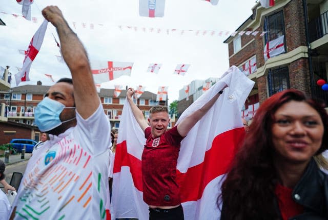 Fans watching Italy v England 