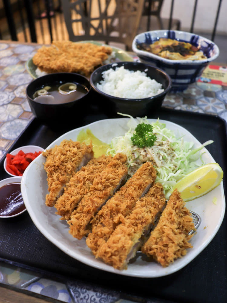 A variety of dishes at Maruhachi Donburi & Curry