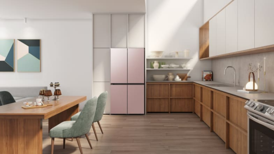 Samsung’s Bespoke fridge has had our attention since the beginning of 2021 when Samsung announced it for American consumers.