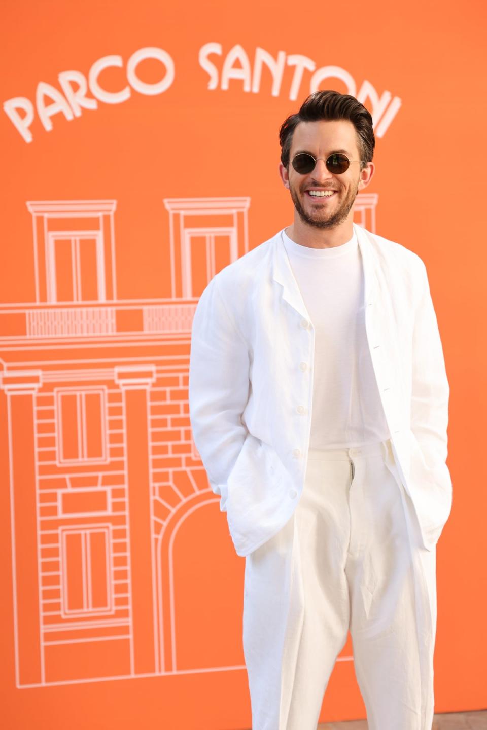 Jonathan Bailey at Milan Fashion Week June 2022 (Getty Images)