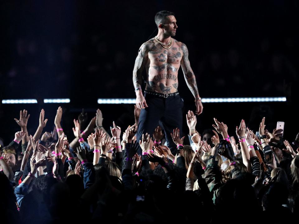 Adam Levine Super Bowl.