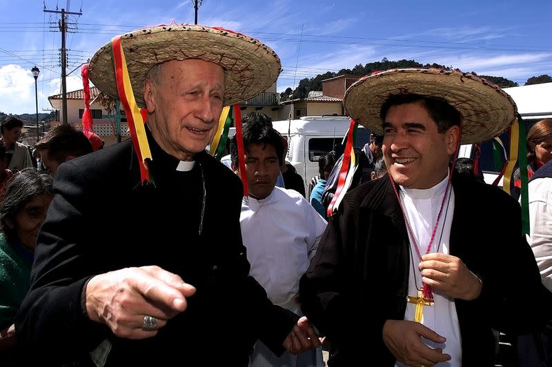 FILE PHOTO: CARDINAL ETCHEGARAY TALKS WITH MEXICAN BISHOP FELIPE ARIZMENDI IN SAN JUANCHAMULA MEXICO.