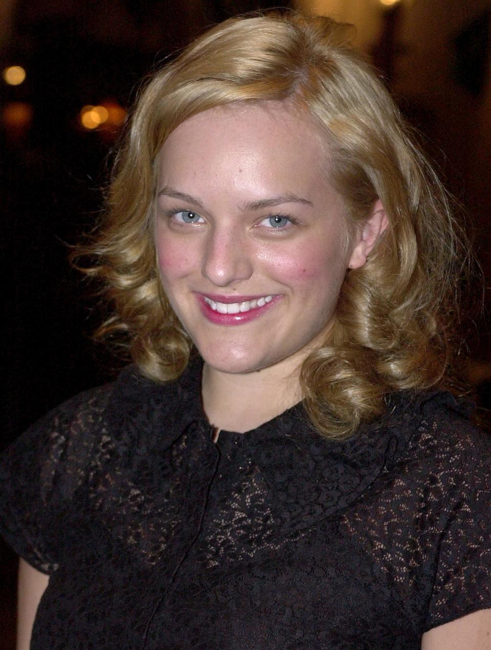 Elisabeth Moss, 2001