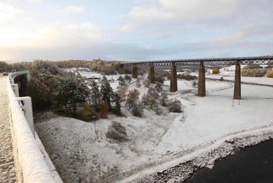 UK weather: First autumn snow hits Britain