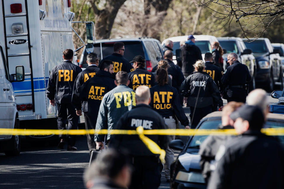 <p>Authorities work on the scene of an explosion in Austin on Monday, March 12, 2018. (Photo: Ricardo B. Brazziell/Austin American-Statesman via AP) </p>