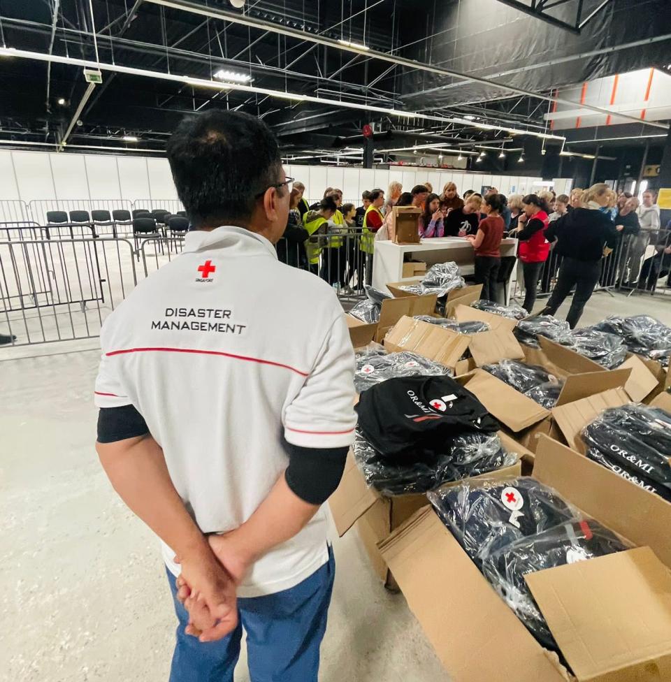 Singapore Red Cross official Sahari Ani was in Warsaw to help Ukrainian refugees when he witnessed the love of a couple for their son, who is suffering from a rare disease.